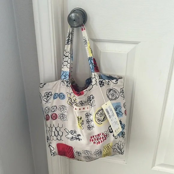 HOST PICK ❤️ Marni tote bag - Picture 6 of 9